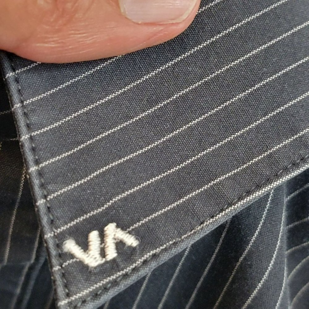 RVCA Men's Large Black and White Pin Stripe Button Down Shirt W/Embroidery - EUC - Picture 5 of 13